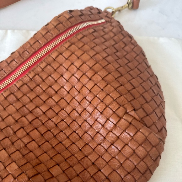 Clare V. Woven Grande Fanny - Picture 5 of 17